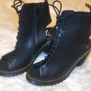 Dr. Martens Carmelita Platform Booties Black sz 9